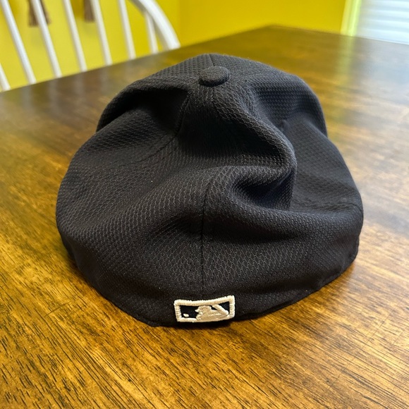 New Era Low Crown 7 3/8 Atlanta Braves BP hat - Navy - Picture 3 of 5